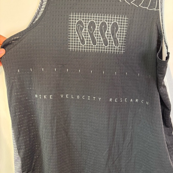 Nike Men’s Gray and Black Tank Top - Picture 7 of 7